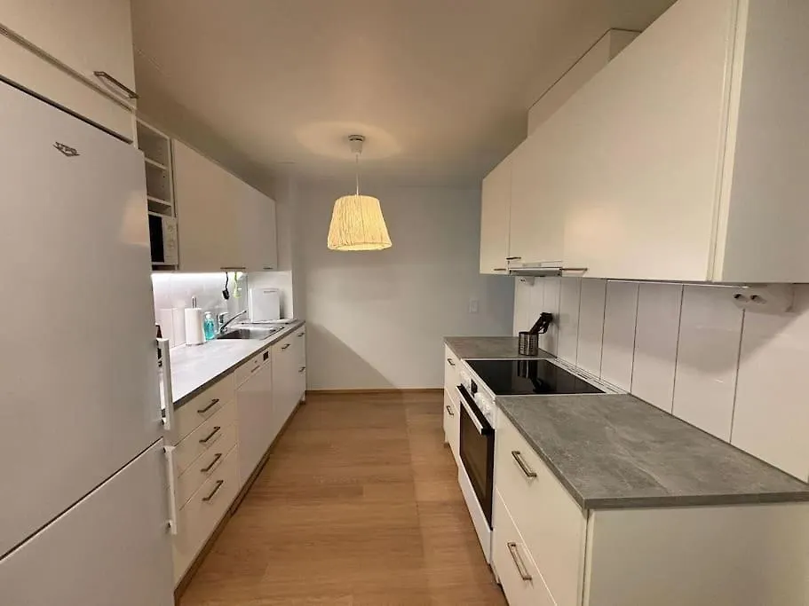 Kotimaailma - Tilava Kolmio Tikkurilassa Vantaa Apartment